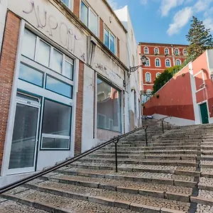 https://casa-bonecos-rebeldes.hotels-lisbon-portugal.com